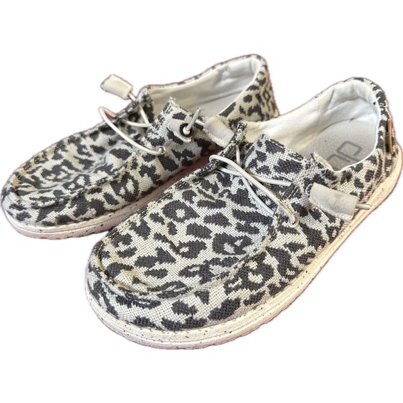 hey dude wendy woven cheetah grey